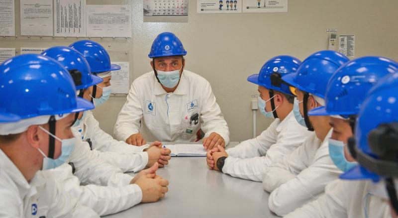 Работник Смоленской АЭС награжден Благодарственным письмом губернатора Алексея Островского