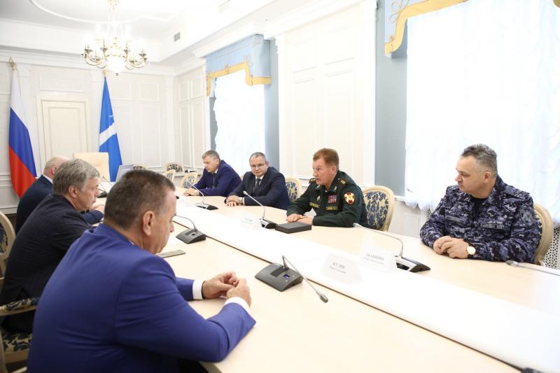 Командующий Приволжским округом войск национальной гвардии Российской Федерации встретился с врио губернатора Ульяновской области